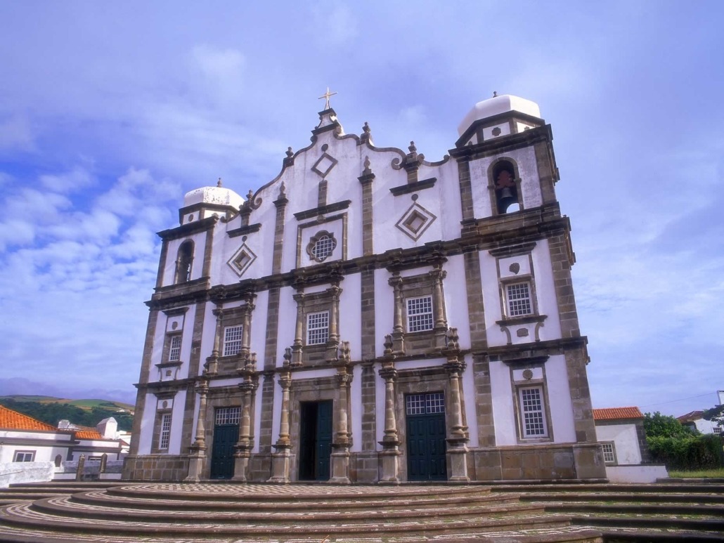 L'imposante église de Nossa Senhora da Conceição érigée au XIXe siècle, Santa Cruz das Flores, Açores