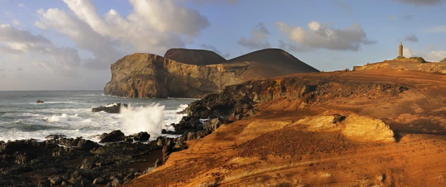 Volcan de Capelinhos sur l'île de Faial au caractère dramatique et d’un paysage véritablement unique