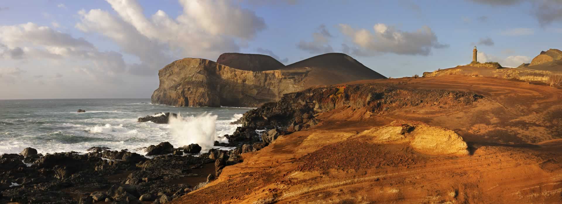 Volcan de Capelinhos sur l'île de Faial au caractère dramatique et d’un paysage véritablement unique