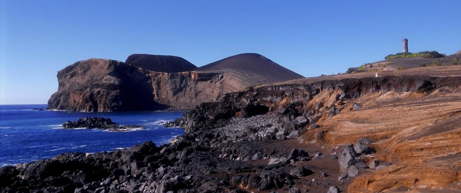 Volcan de Capelinhos sur l'île de Faial au caractère dramatique et d’un paysage véritablement unique