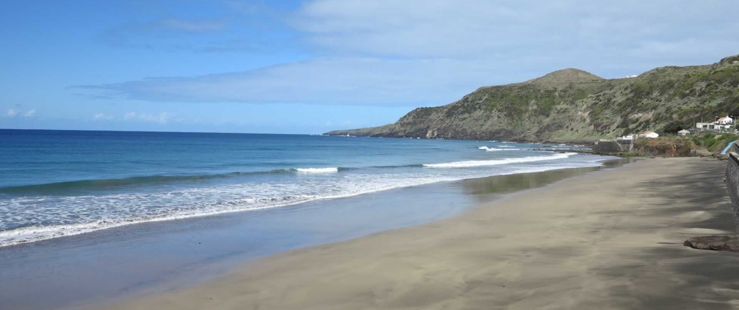 Fameuse plage de Formosa, plage dorée, île de Santa Maria, Açores