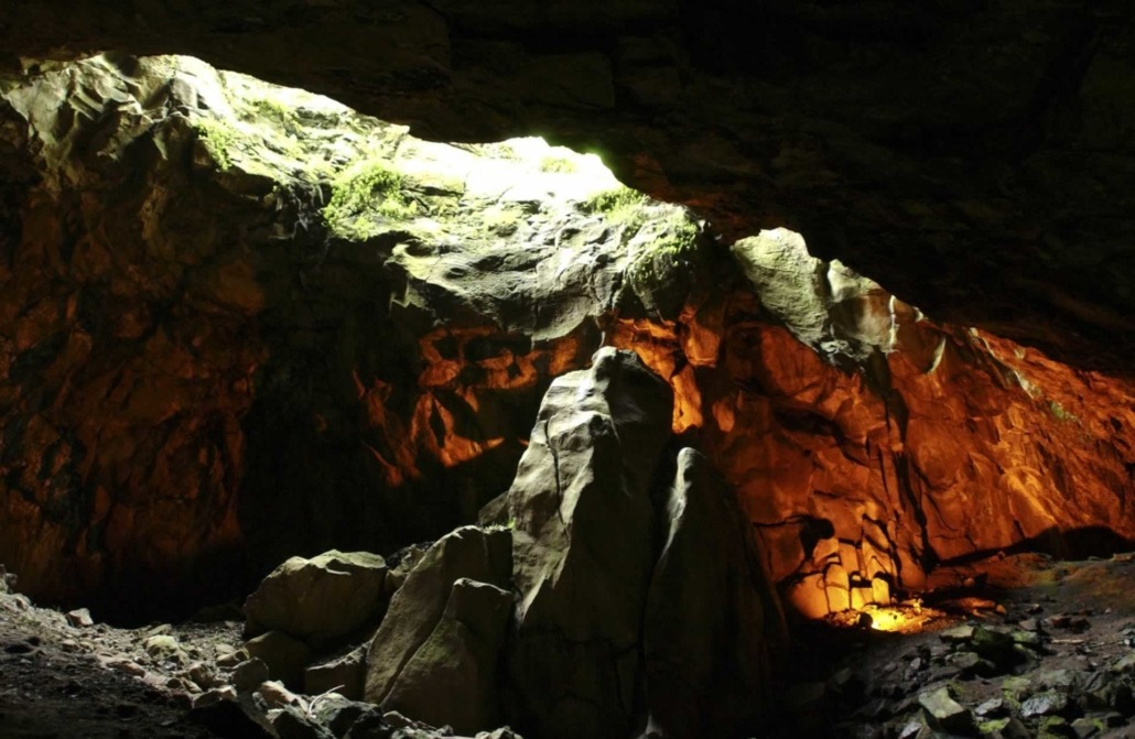 Île de Graciosa et sa majestueuse caverne de la Furna do Enxofre, phénomène géologique unique au monde