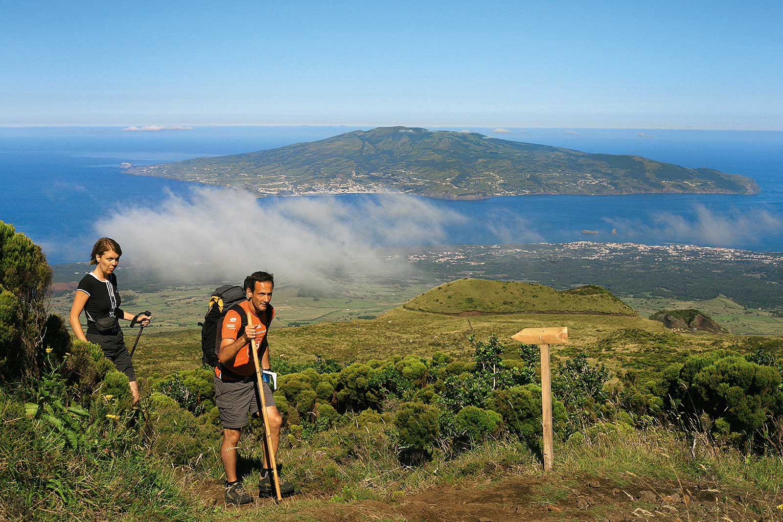 Expédition au point culminant du Portugal, ascension du volcan de Pico.